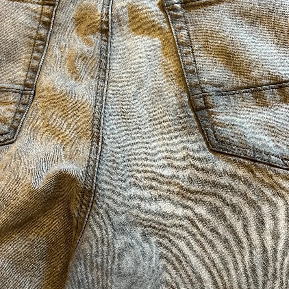 Sun + Stone washed grey men’s size 33 waist jeans. Very good condition